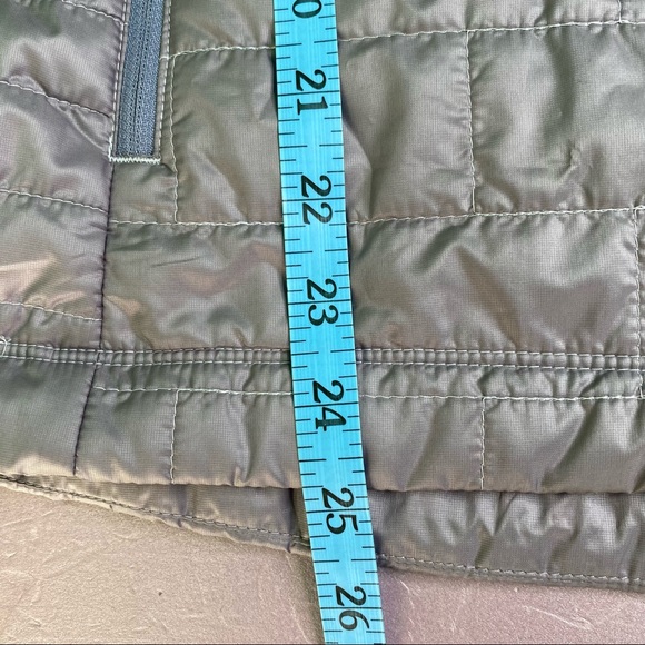 Patagonia Nano Puff women’s light weight jacket - Picture 9 of 16
